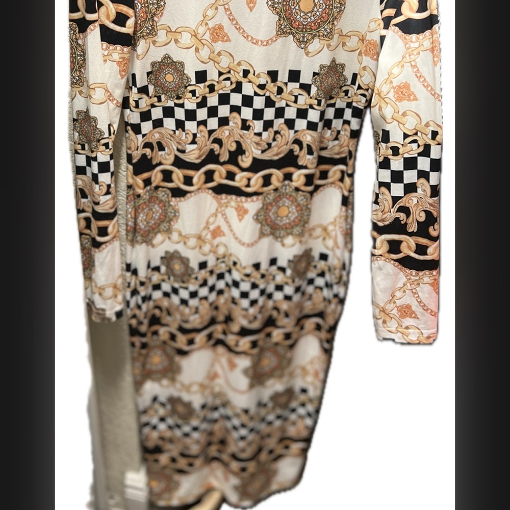 Elegant Patterned Long Sleeve Dress - Picture 4 of 8